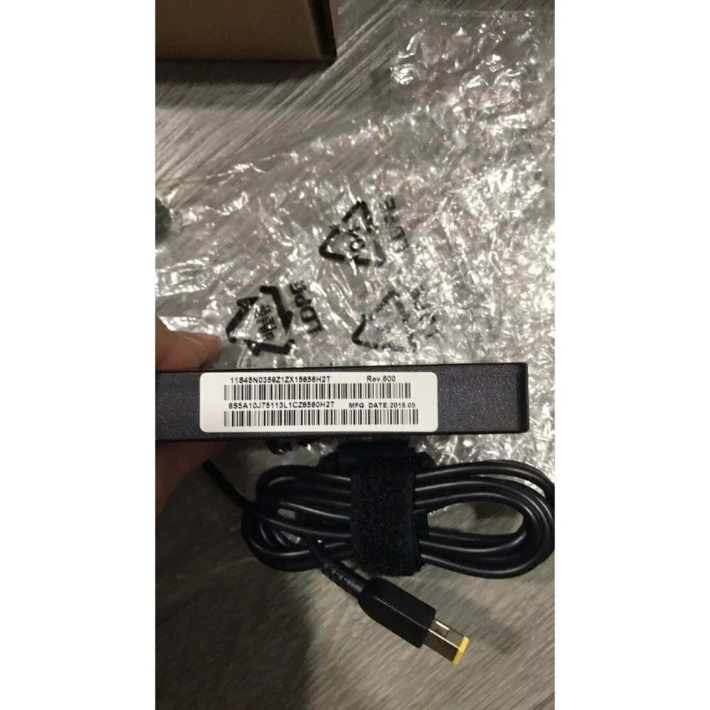 Lenovo ThinkPad‎ 65W Slim AC Adapter
